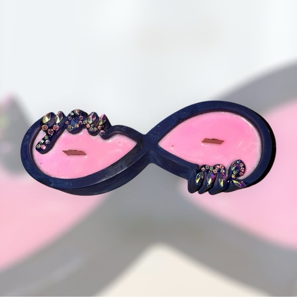 Cotton Candy Infinity Soy Candle | Handmade Resin Vessel | Symbol of Forever - Picture 9 of 10